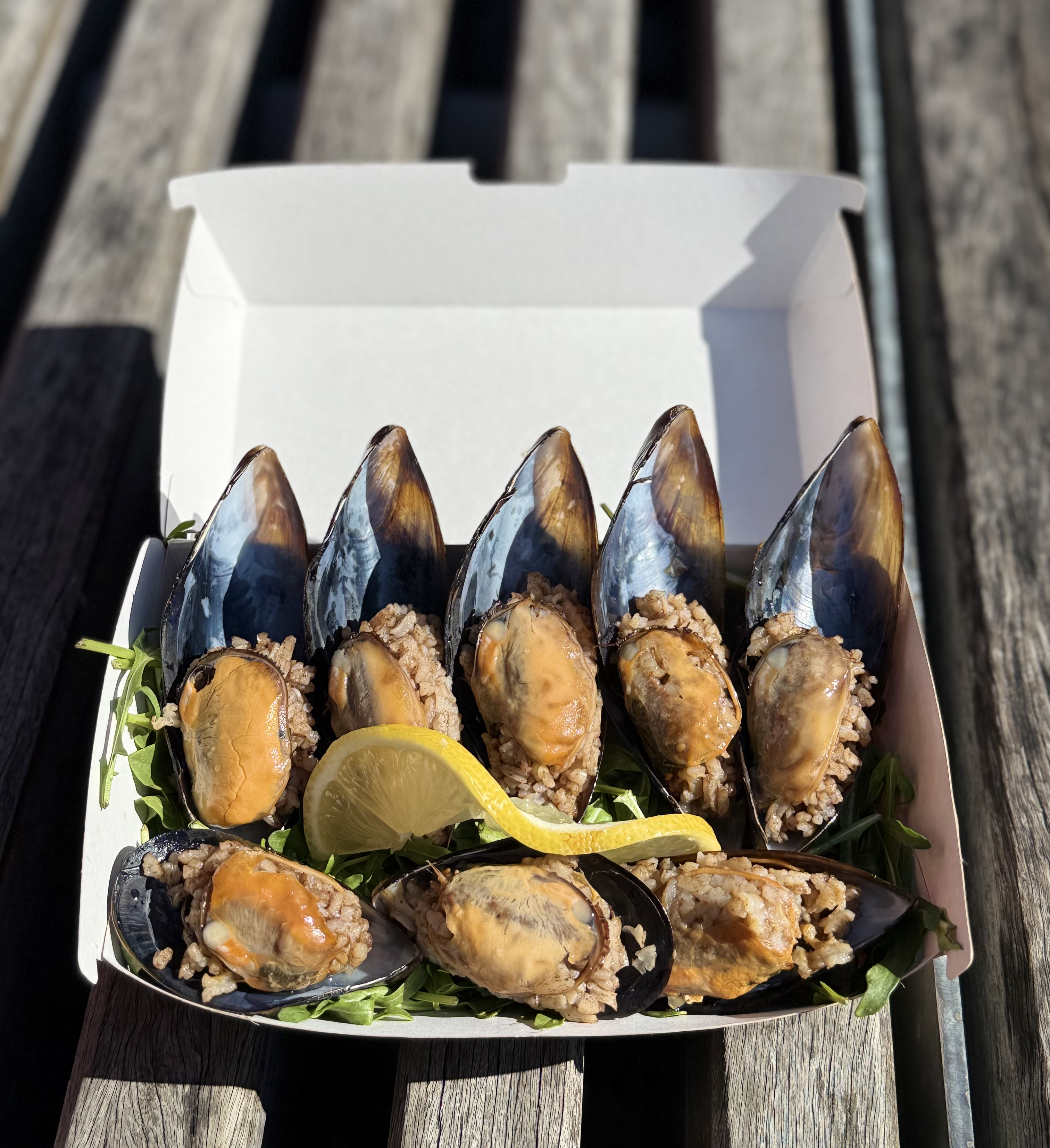 Stuffed mussels tray