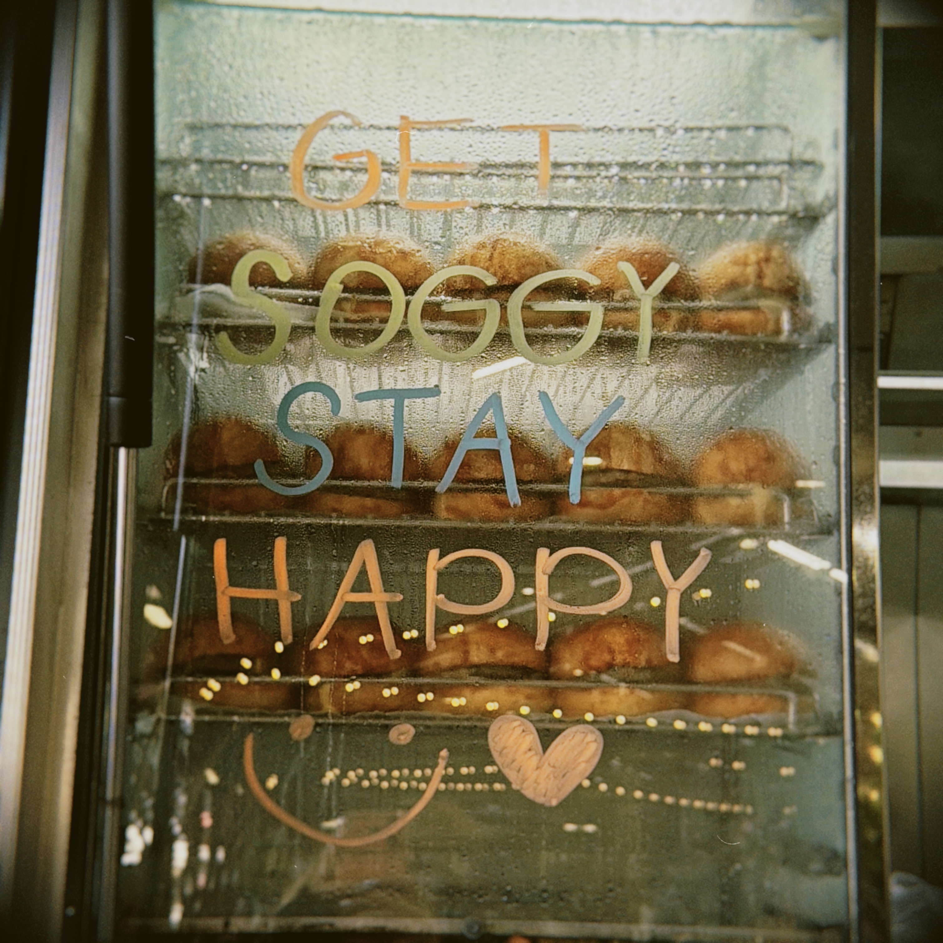 Happy customer with Sosmos food