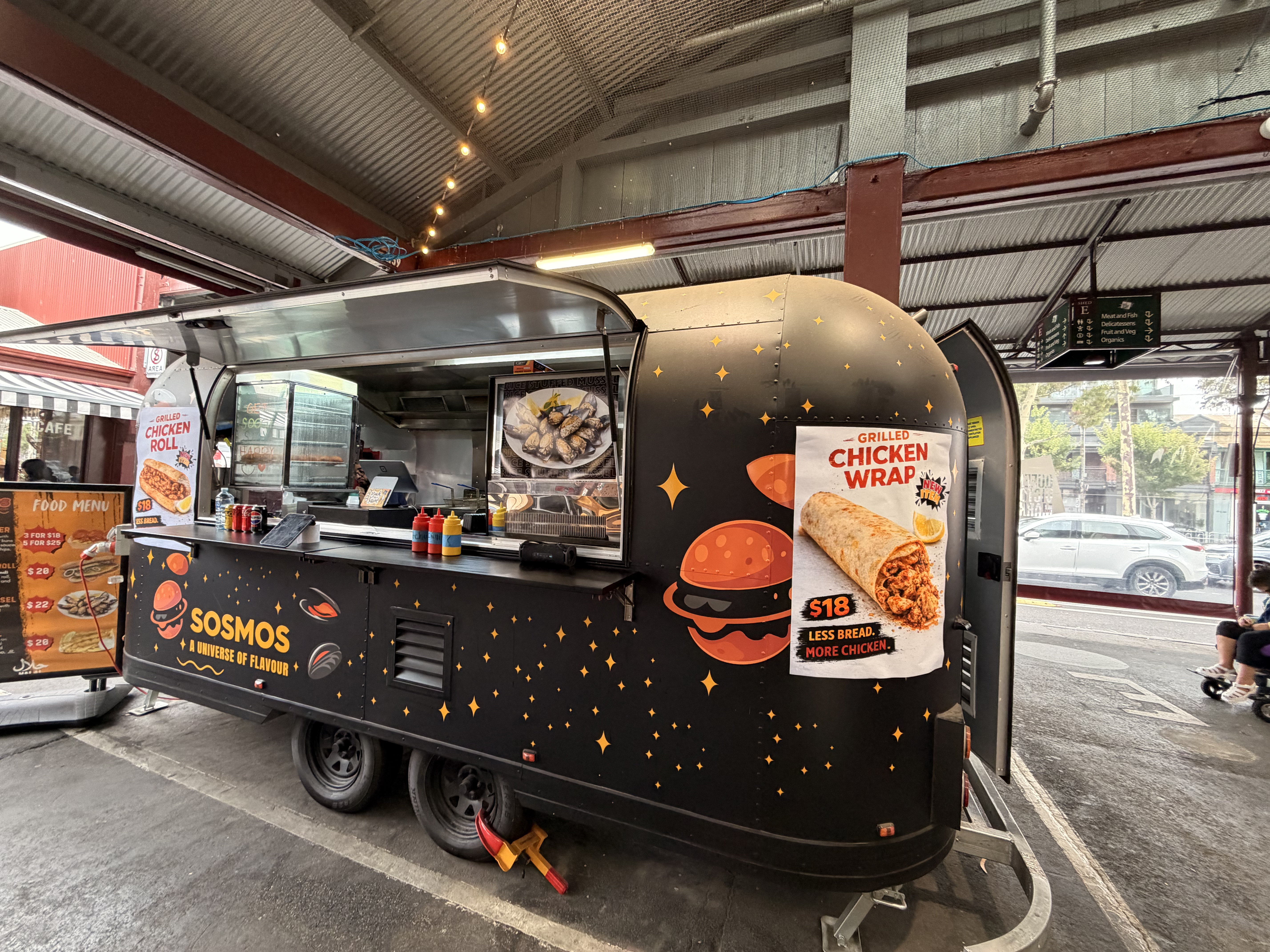 Queue at Sosmos window