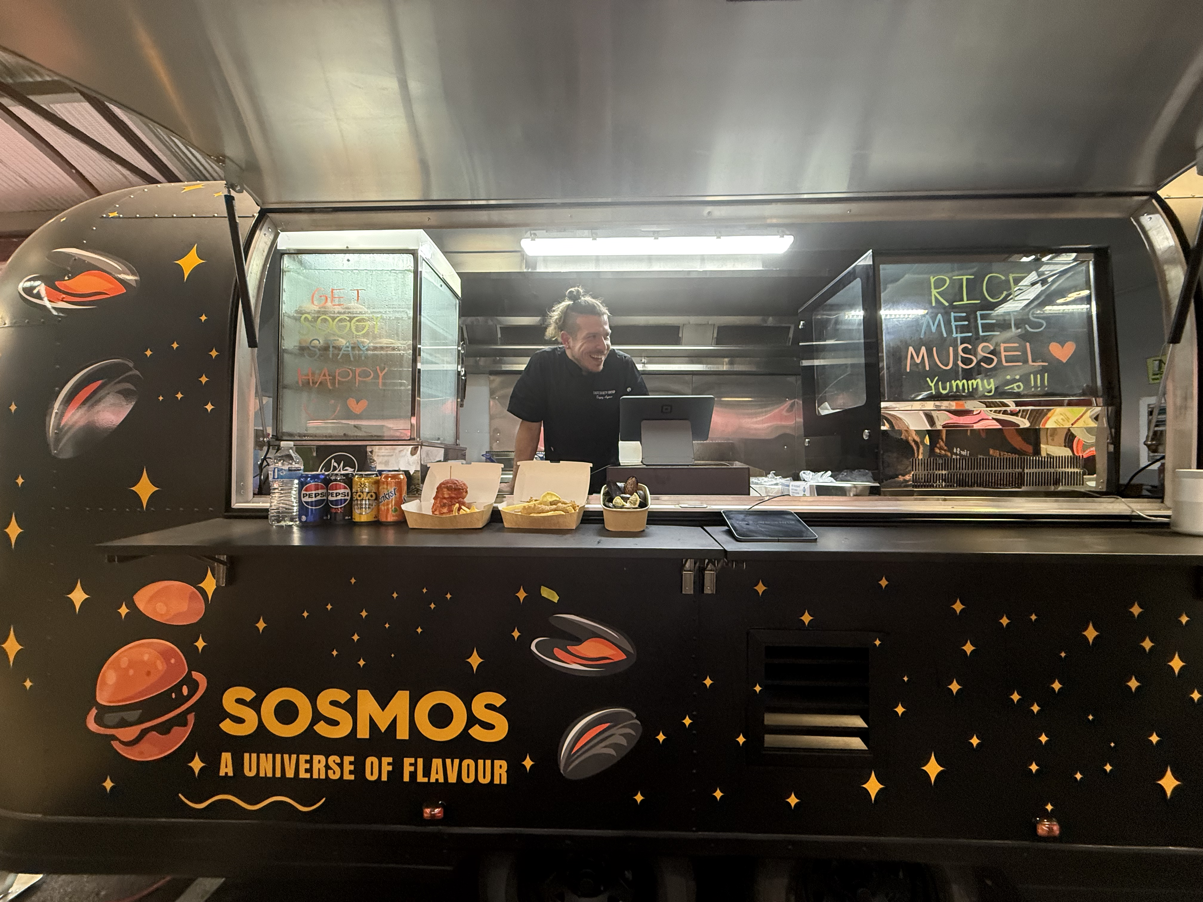 Photo of the Sosmos food truck or team